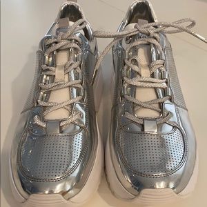 NWOT MICHAEL KORS CHROME SNEAKER